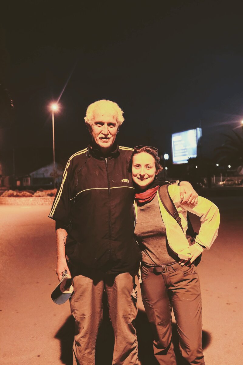 Этот двухметровый дядька рассказывал, что хочет найти себе русскую жену и уехать в Россию. Отбить меня у моего мужчины ему не удалось, но заполучил совместное фото