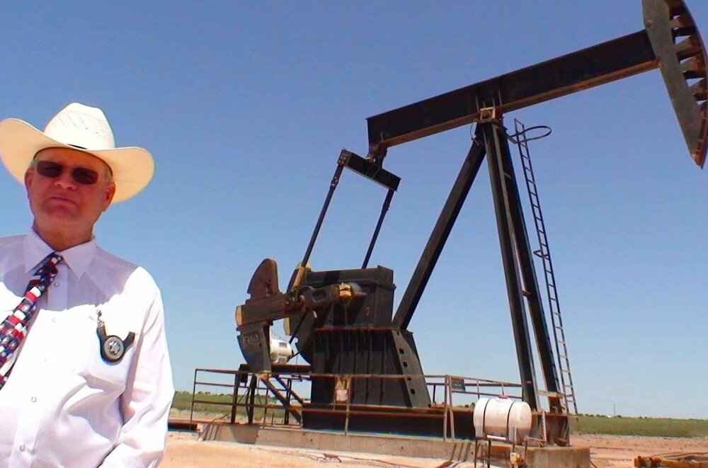На азиатских торгах 17 апреля цена нефти марки Brent превысила $72 за баррель. С декабря котировки выросли на $20. Пессимисты опять указывают на угрозу нового всплеска добычи сланцевой нефти в США, который нивелирует ограничительные меры России и Саудовской Аравии. 
