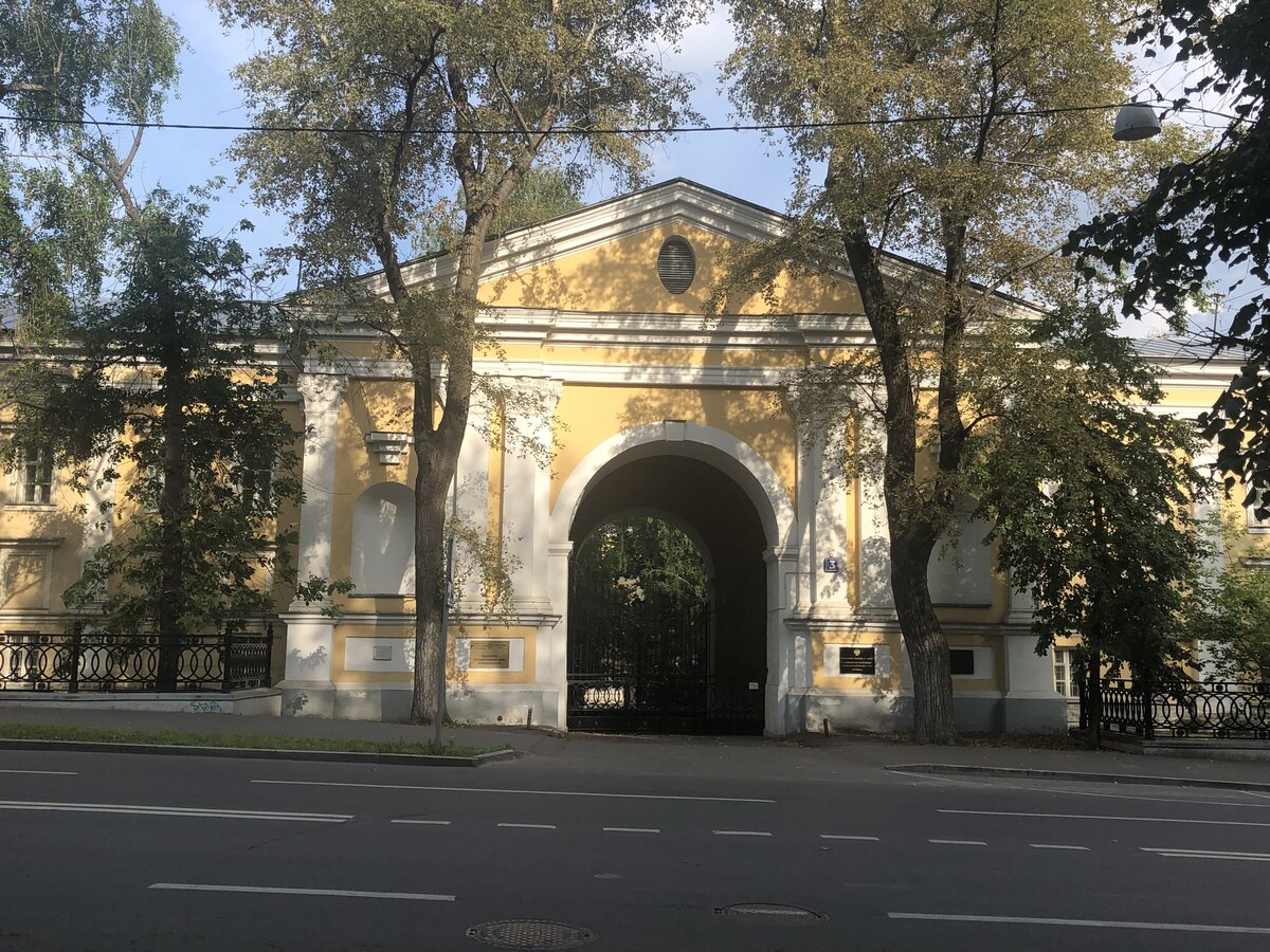 Лефортовский дворец в москве