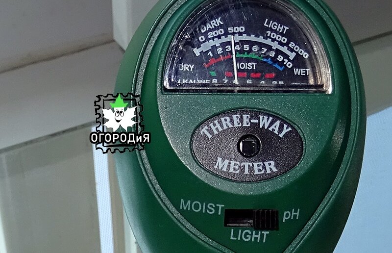 Это то самое показание рН с верхнего фото. Думаю, это 6,0 по нижней прямой шкале