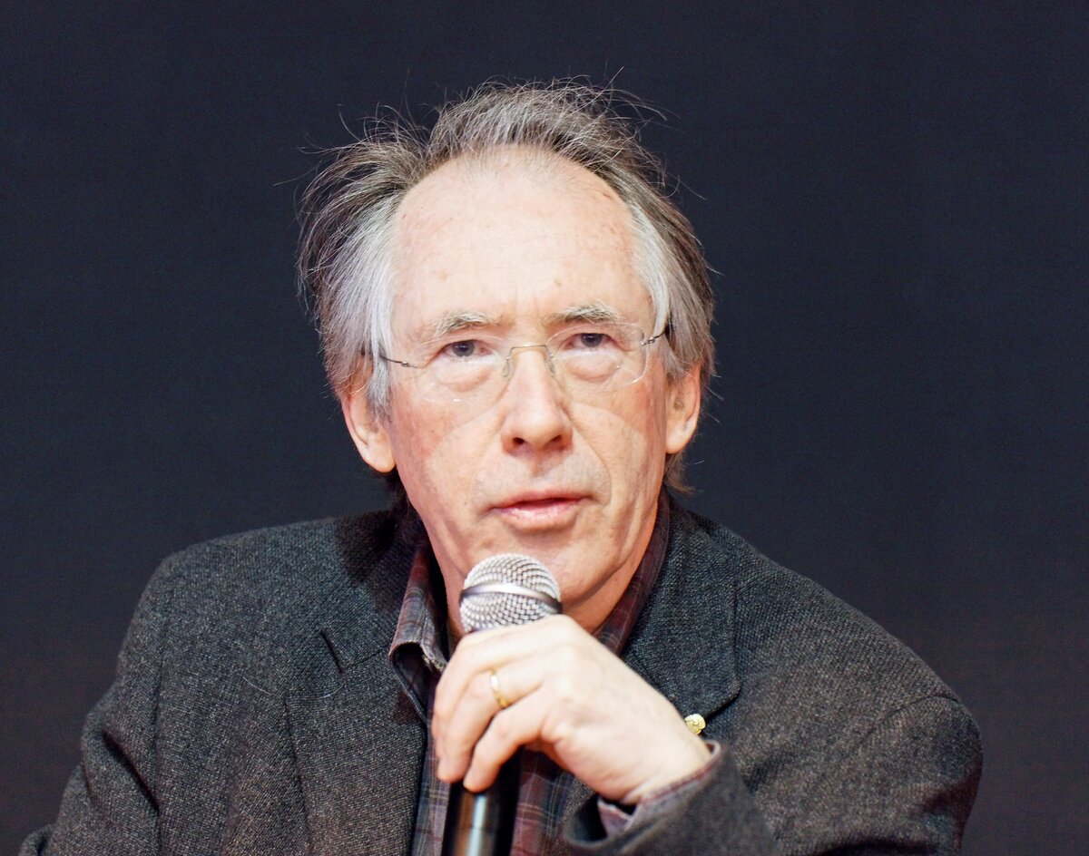 10 лучших авторов. Ian MCEWAN. Макьюэн. Иэн Макьюэн писатель. Иэн Макьюэн фото.