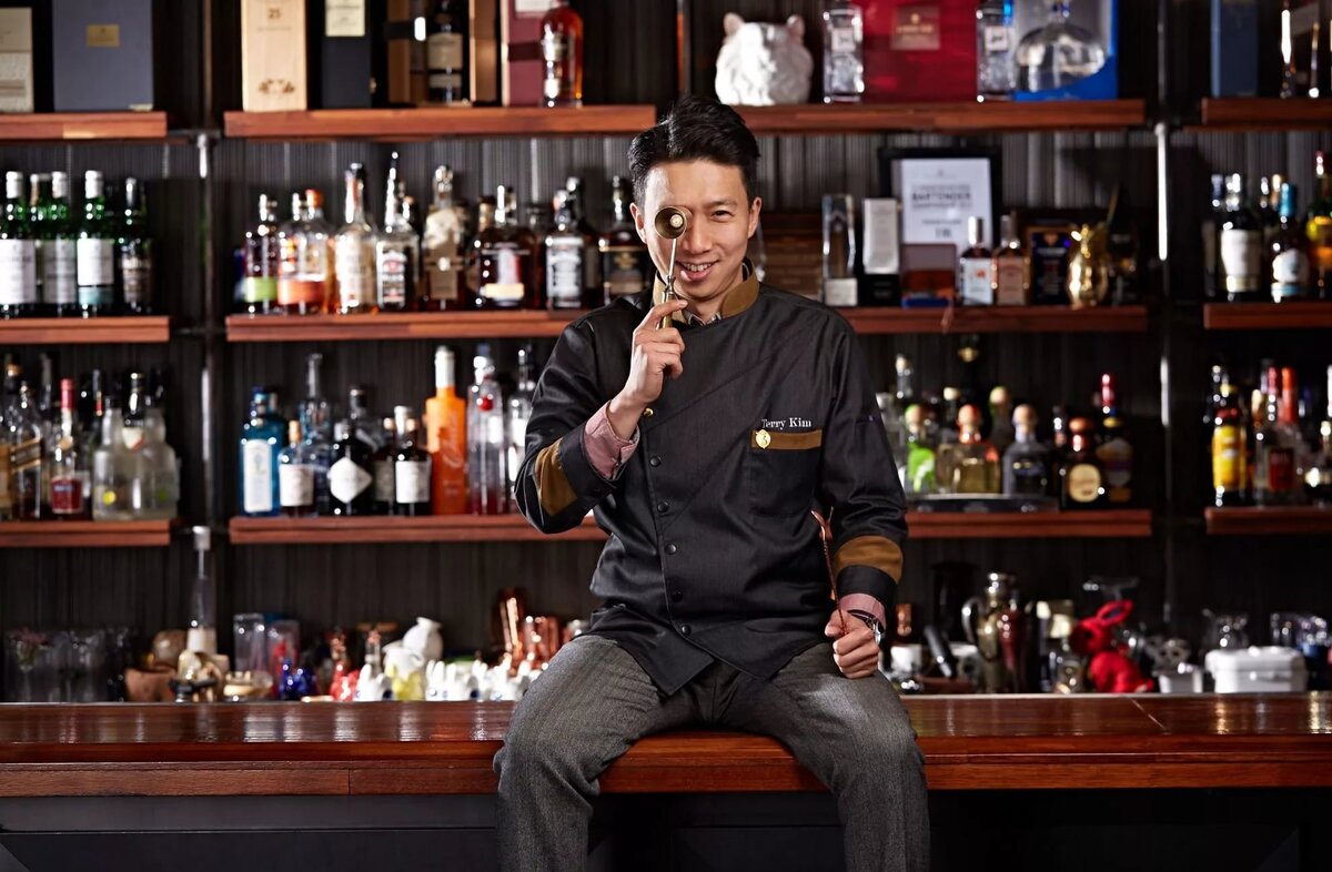 Frank Pesce Top Gun Bartender