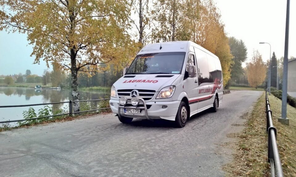 Такой автобус тоже в городе есть