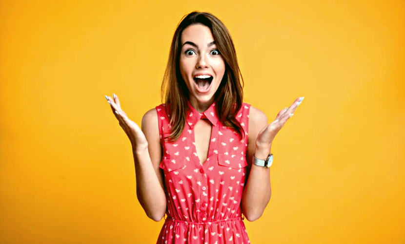 Удивлённая девушка.