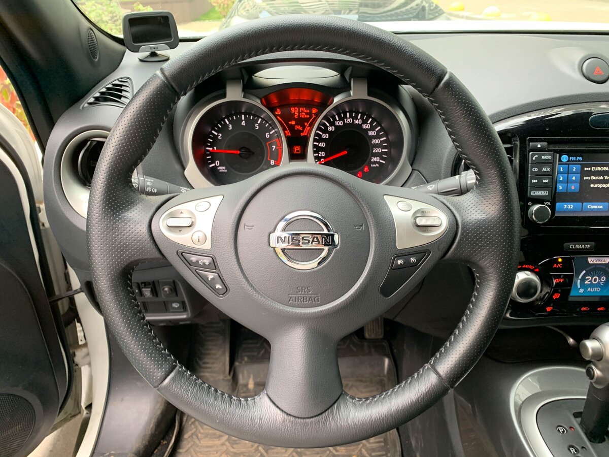 Nissan Juke тахометр