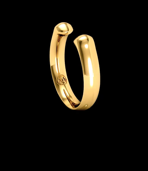 Первое кольцо Меган, из коллекции "Манта"