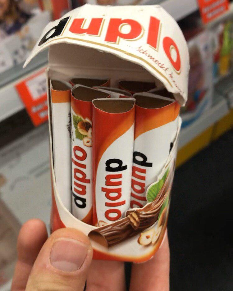 игрушечный шоколад. цена 10 евро. настоящий такой стоит 1,19 за 10 штук