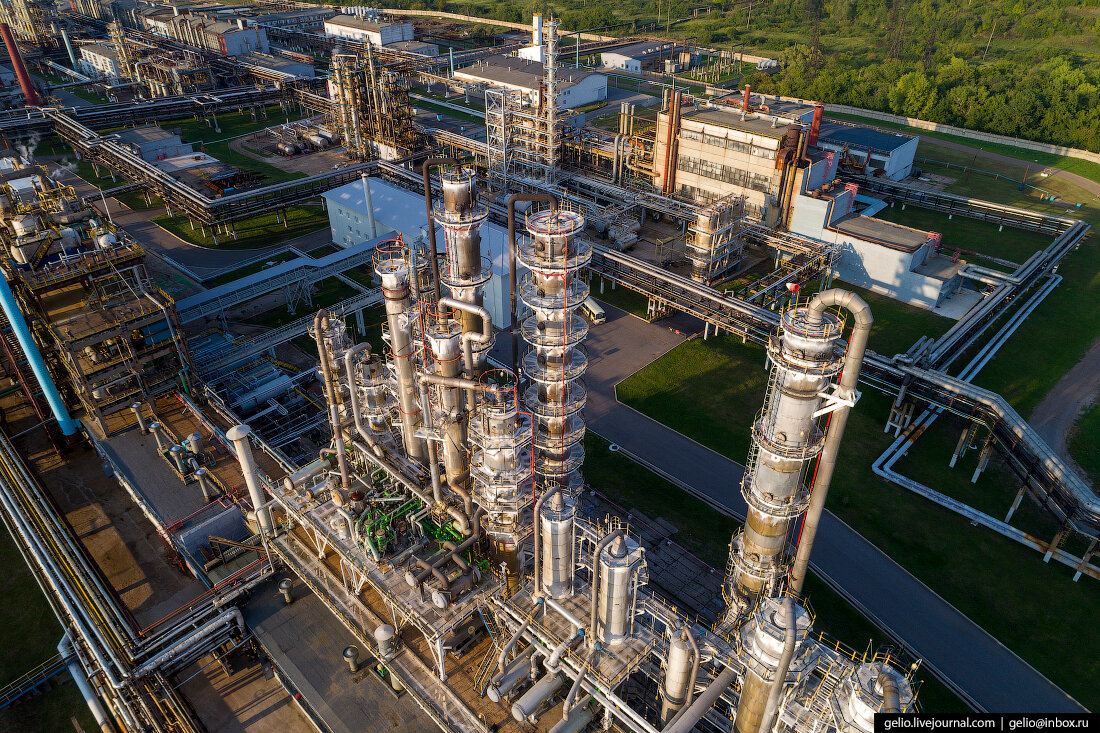Нефтехимия уфа. Уфимский нефтеперерабатывающий завод. Завод УНПЗ Уфа. Завод Башнефть Уфа. Ново-Уфимский НПЗ (Новойл).