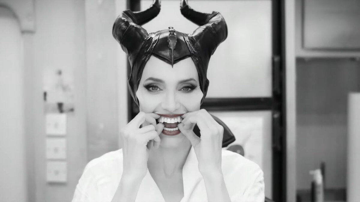 Модную, нашумевшую и, бесспорно, не лишённую смысла Малефисенту посмотрели все без исключения подростки - пришло время увлечь их чем-то немного более приближенным к реальной жизни.