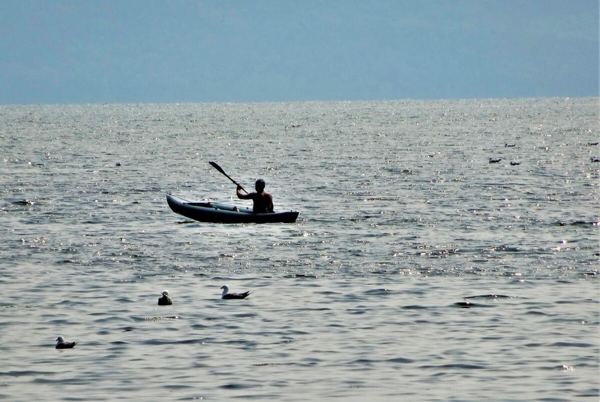 На самом глубоком озере в июле туристическая движуха