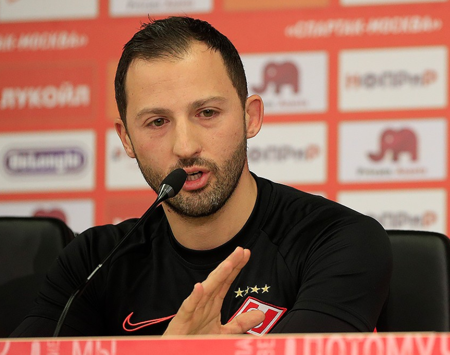 Тедеско на пресс-конференции отвечает на вопросы