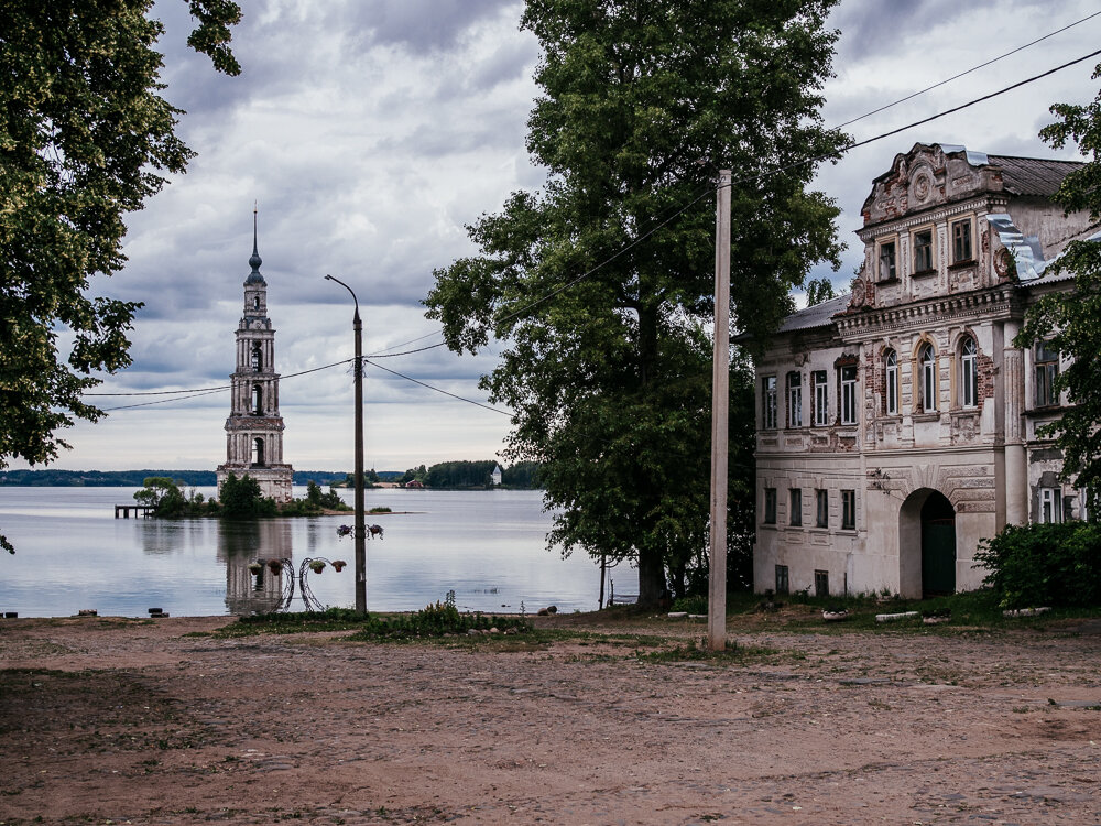 Калязинский монастырь фото Огромный санаторий, улитки и разрушенный монастырь - Калязин, который вы не знае