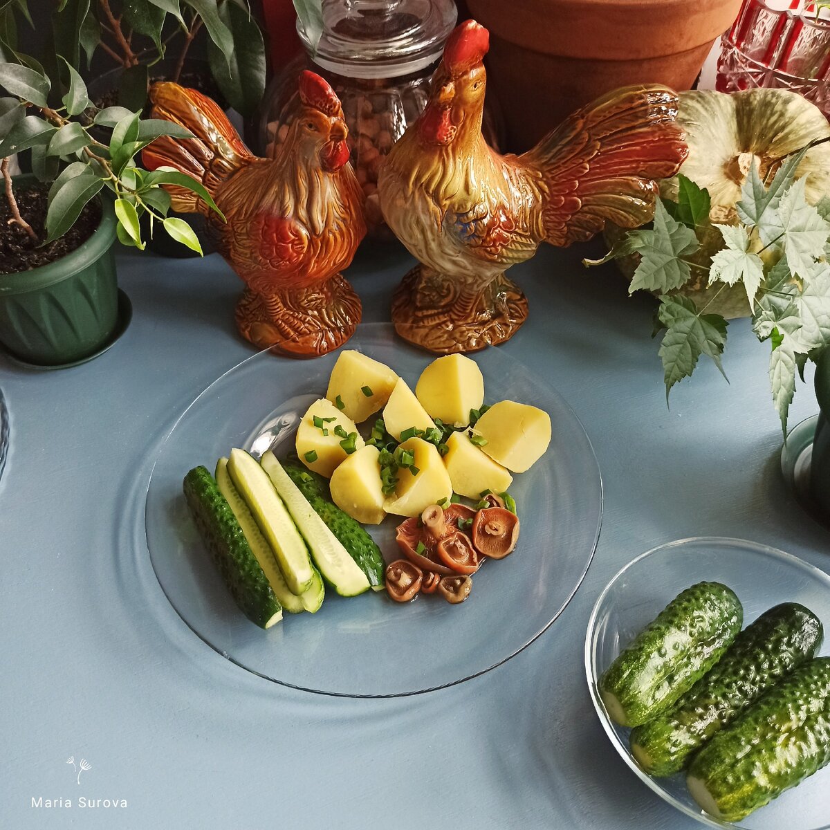 Огурчики, грибочки, картошечка - как же это вкусно!