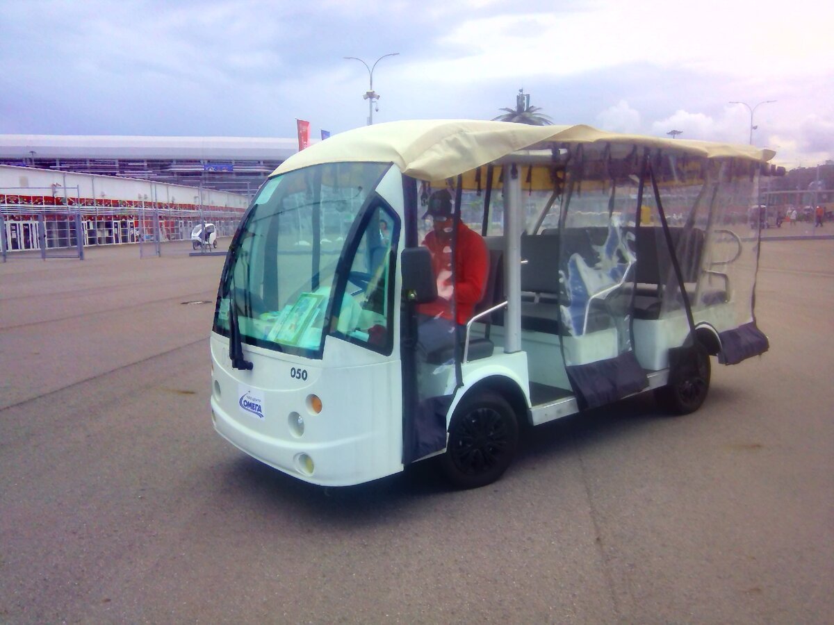 На такой машинке я катался в парке в Сочи, очень прикольно, одновременно экскурсию проводят