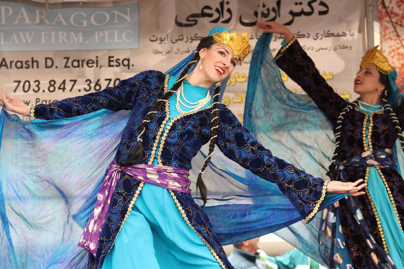 Гиля́нцы (самоназв. — гиляни́, гиляки, гил. گیلک) — ираноязычный народ на севере Ирана, основное население провинции Гилян. Численность около 2-3 млн. человек. 
 