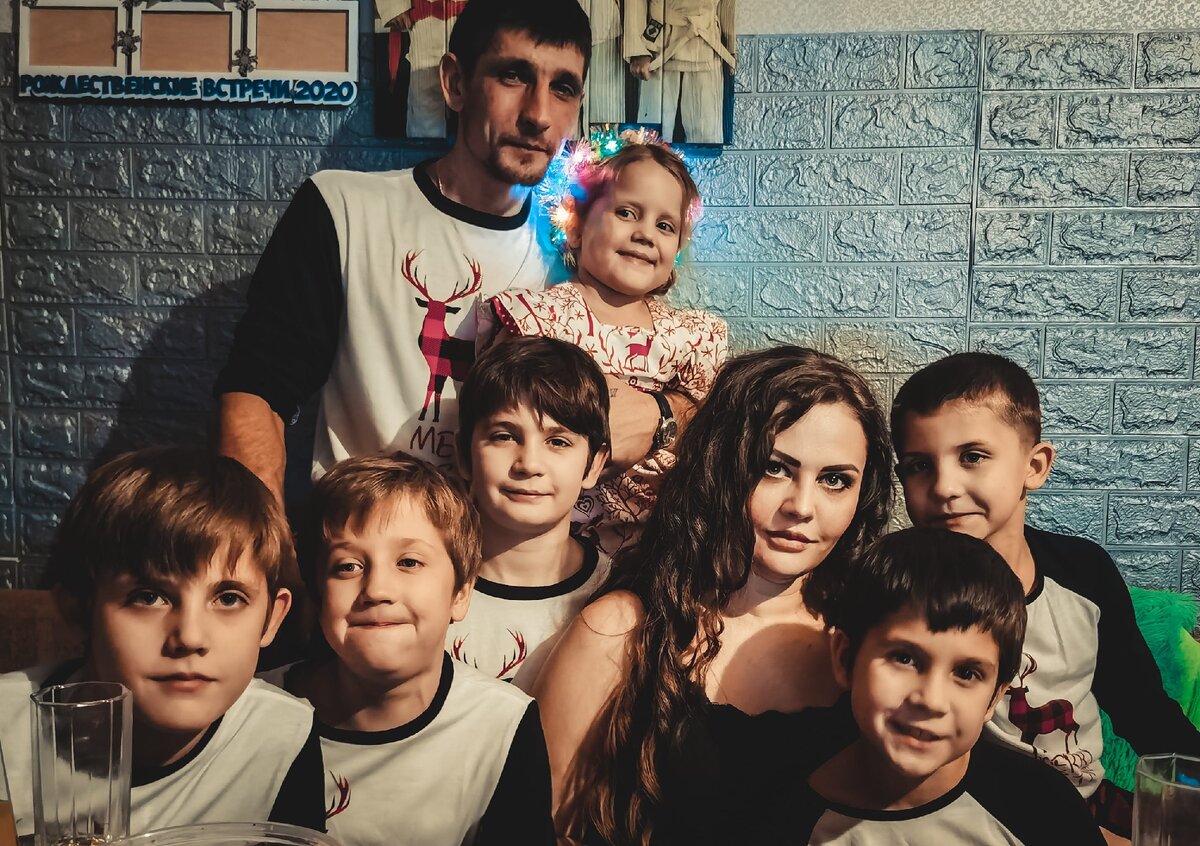 8 детная. 8детная семья из Нягани