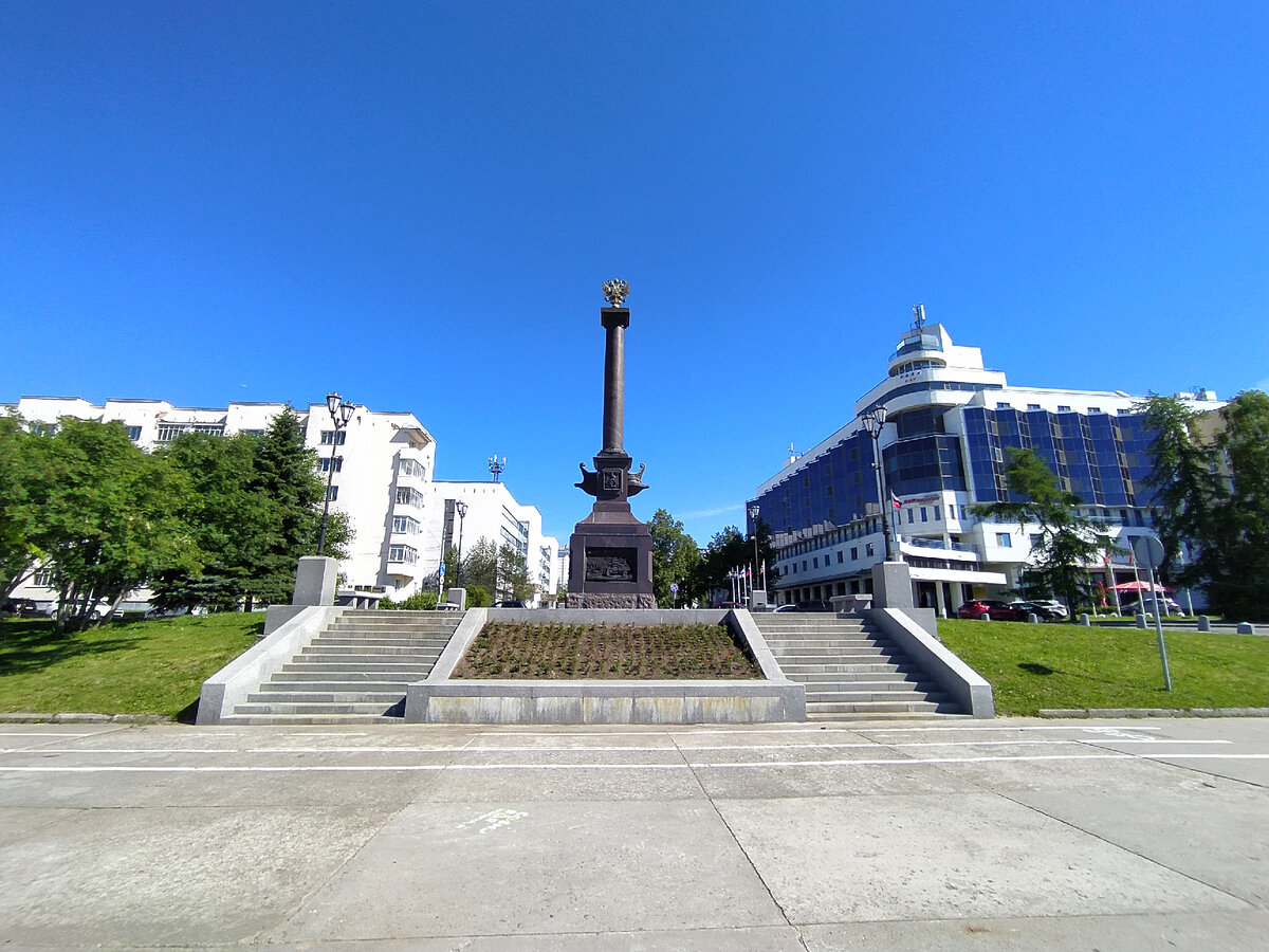 Архангельск. Стела "Город воинской славы". Здесь и далее фото "Мир в его многообразии"