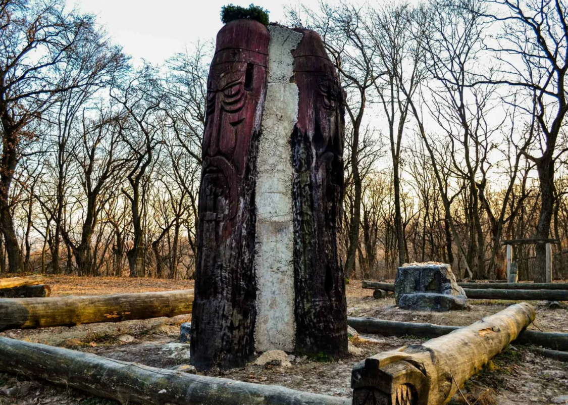 Жертвенники. Лысая гора, Киев