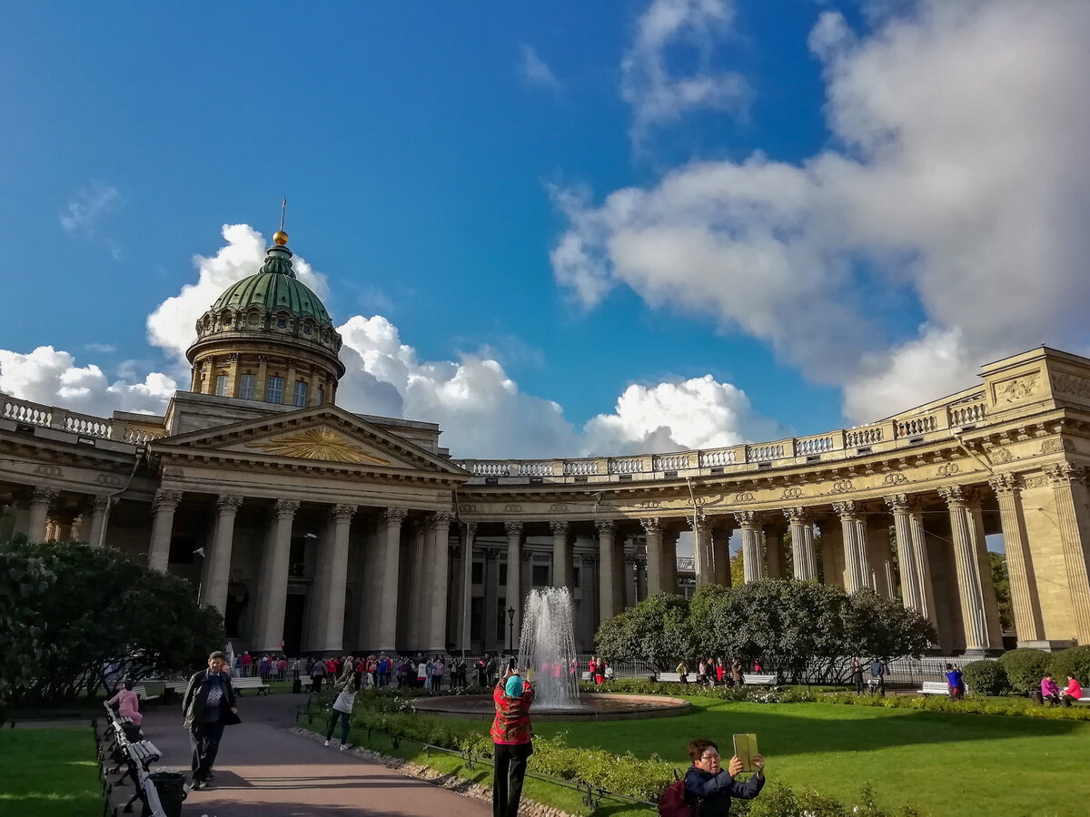 Туристы Иркутск Казанский собор