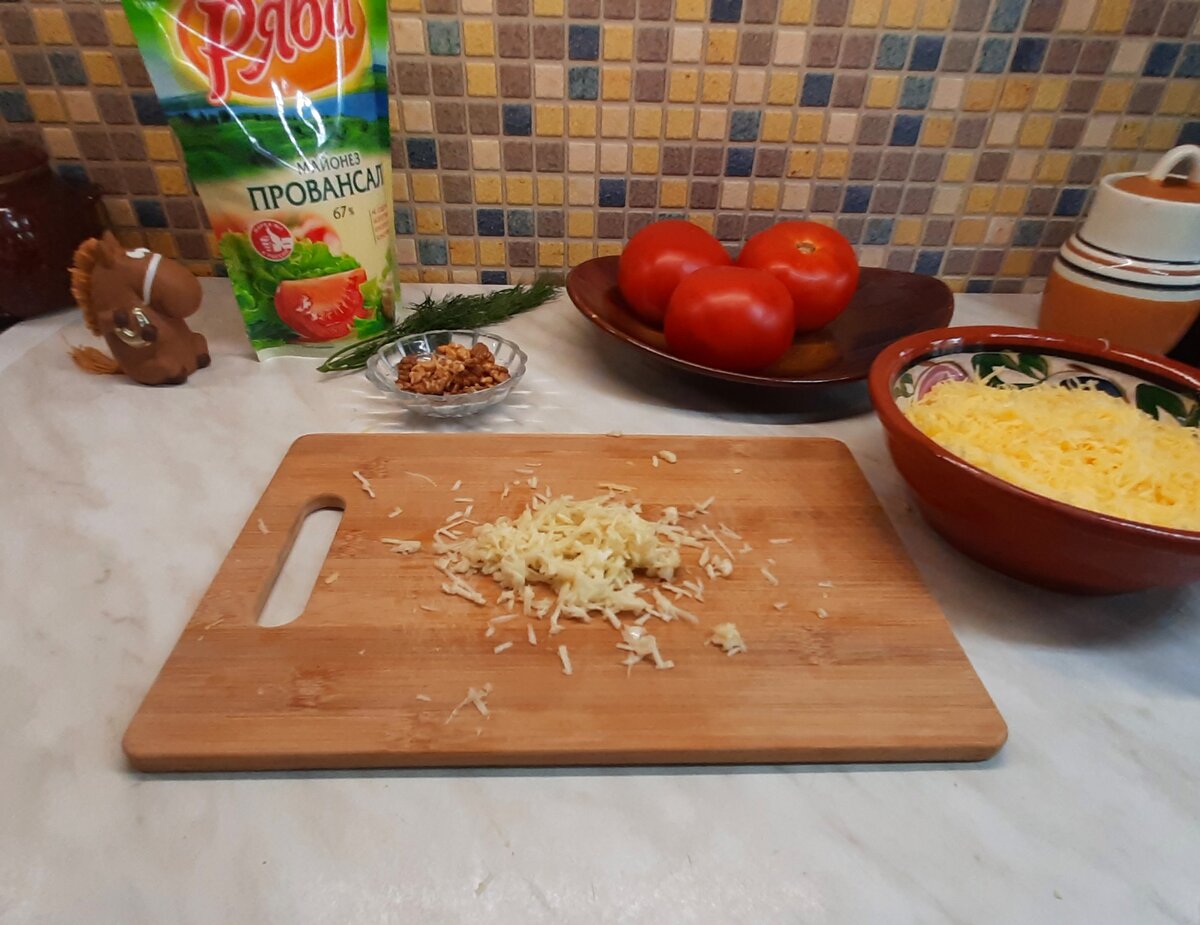 Помидоры с сыром и чесноком - пошаговый рецепт с фото