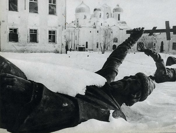 Статуя князя Владимира Крестителя – одна из фигур памятника Тысячелетию России