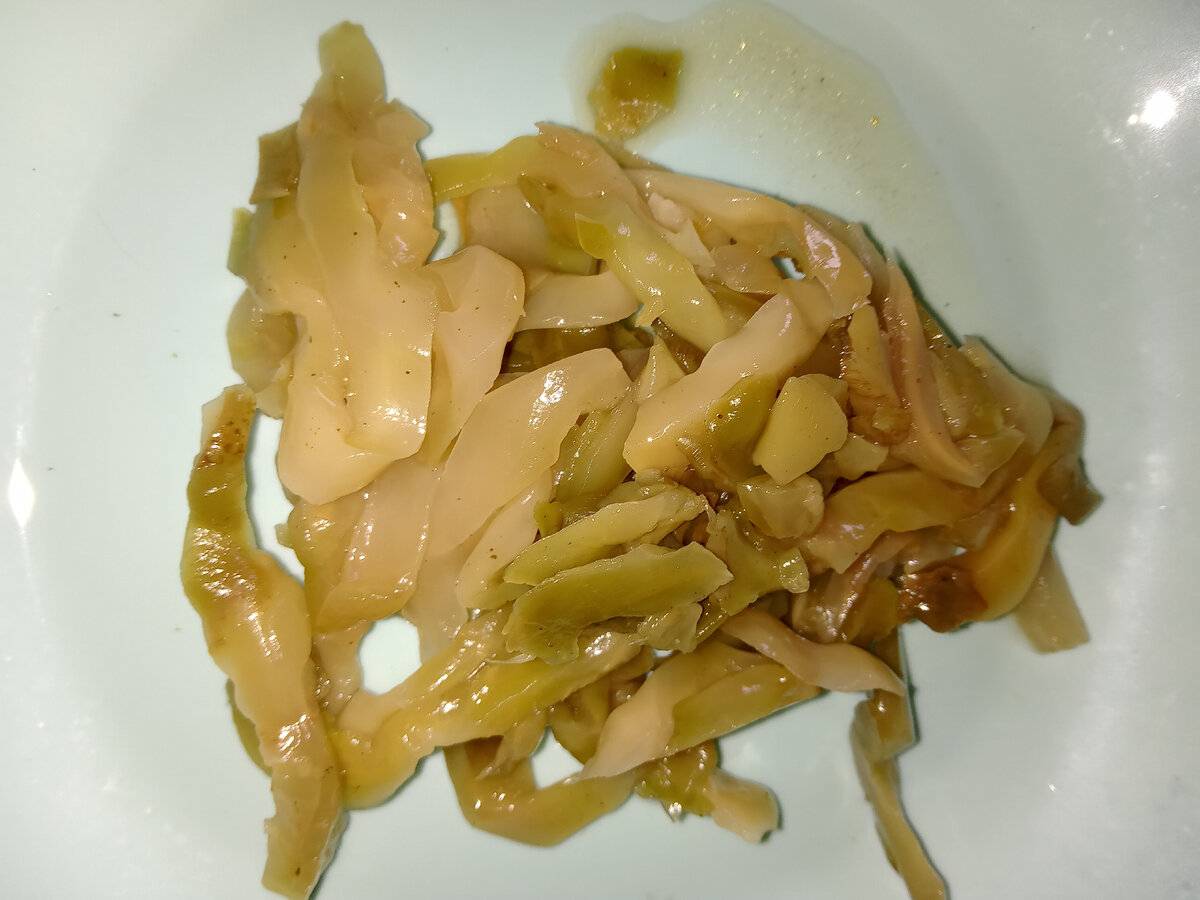 Ломтики сычуаньской капусты из пакетика с химозным Чжацаем