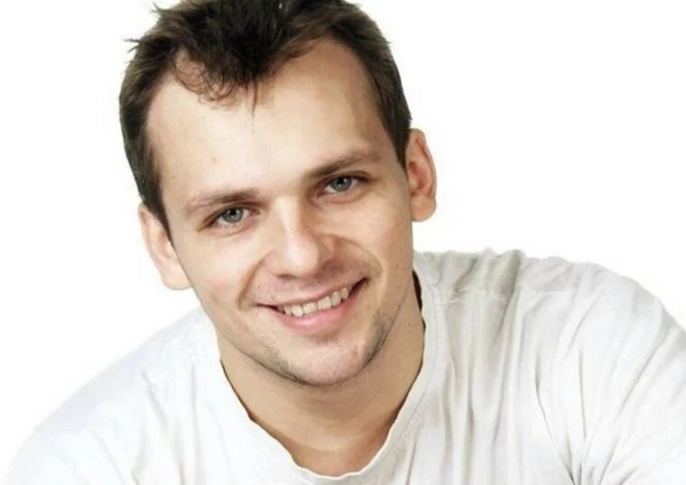    Актер Алексей Янин жив, но находится в коме