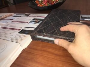    А могут ли привлечь за ложный донос к административной ответственности? Да. Необходимо понимать, что защита может потребоваться и в административном производстве. Кодекс об административном правонарушении РФ (КоАП РФ) предусмотрел в ст. 17.9, что заведомо ложные показание свидетеля, пояснение специалиста, заключение эксперта или заведомо неправильный перевод при производстве по делу об административном правонарушении или в исполнительном производстве - влечет наложение административного штрафа в размере от одной тысячи до одной тысячи пятисот рублей. Поэтому обращайтесь и по данным вопросам к нам, обязательно поможем.