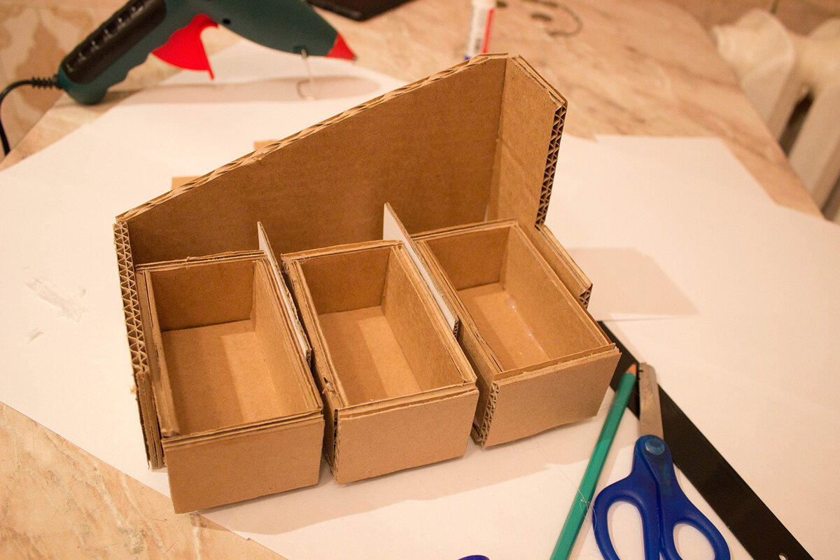 Ящик с перегородками. Ящик органайзер. Коробка из переплетного картона. Как сделать перегородки в коробке. Картонная коробка органайзер.