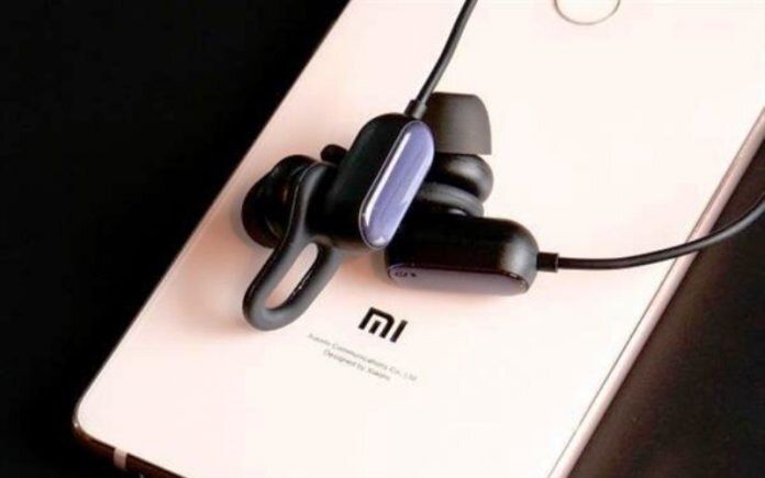 Проводные наушники от Xiaomi.