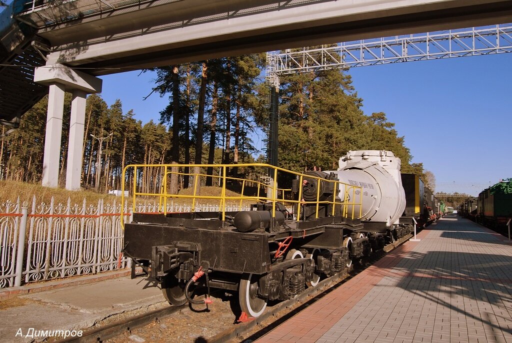 Транспортер 16-осный (миксер) для перевозки жидкого чугуна на подшипниках скольжения