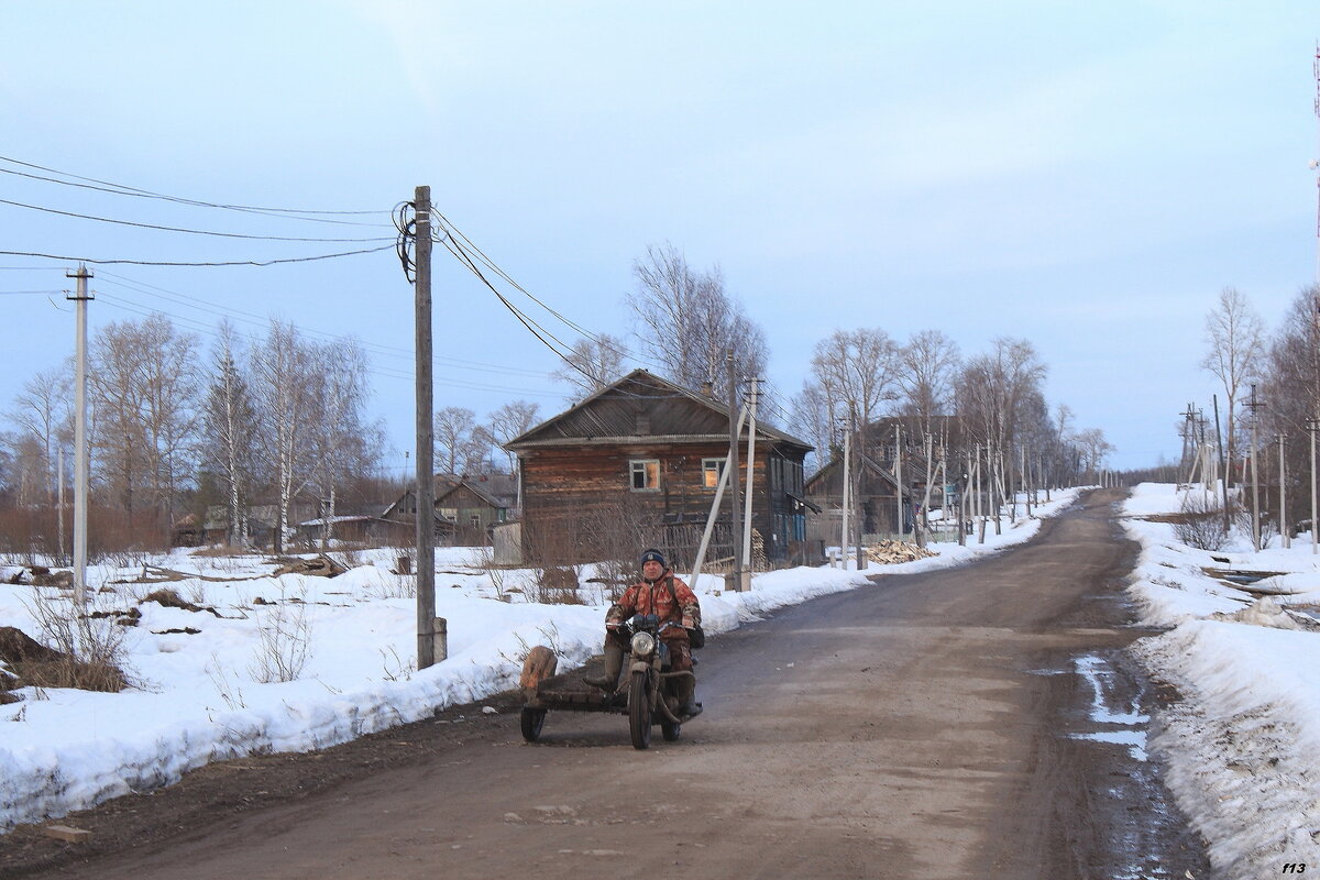 По главной улице, нет, не с оркестром, с ветерком. 