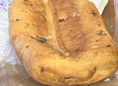 Нож в хлебе: реальная история из Пятерочки. Источник фото: ya62.ru