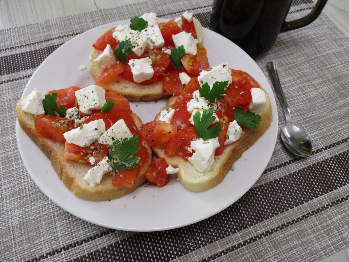 Пирог с брокколи и сыром фета и с перцем болгарским