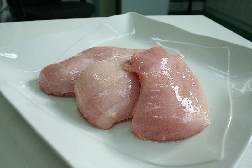 Почему вредны куриные грудки