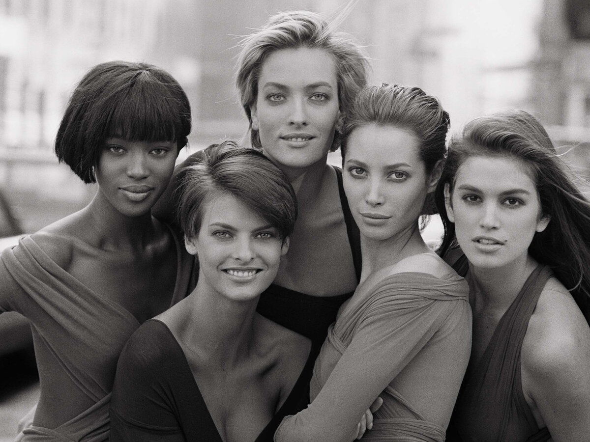 Наоми Кэмпбелл, Линда Евангелиста, Татьяна Патитц, Кристи Тарлингтон и Синди Кроуфорд