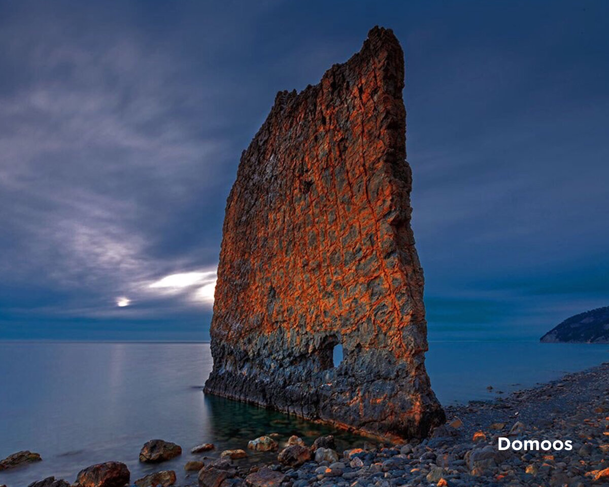 Скала парус