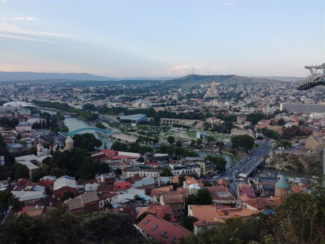 Вид на часть Тбилиси