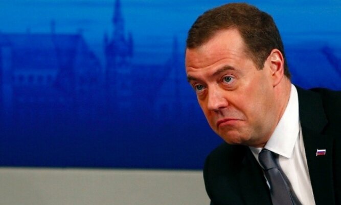 Это наш премьер Дмитрий Анатольевич  Медведев