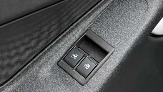 На самом деле дверь даже разбирать не пришлось,а просто вытащить кнопки.