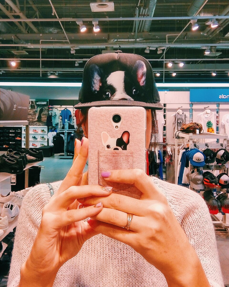 Шопинг тоже может стать поводом  для селфи. Фото из личного архива