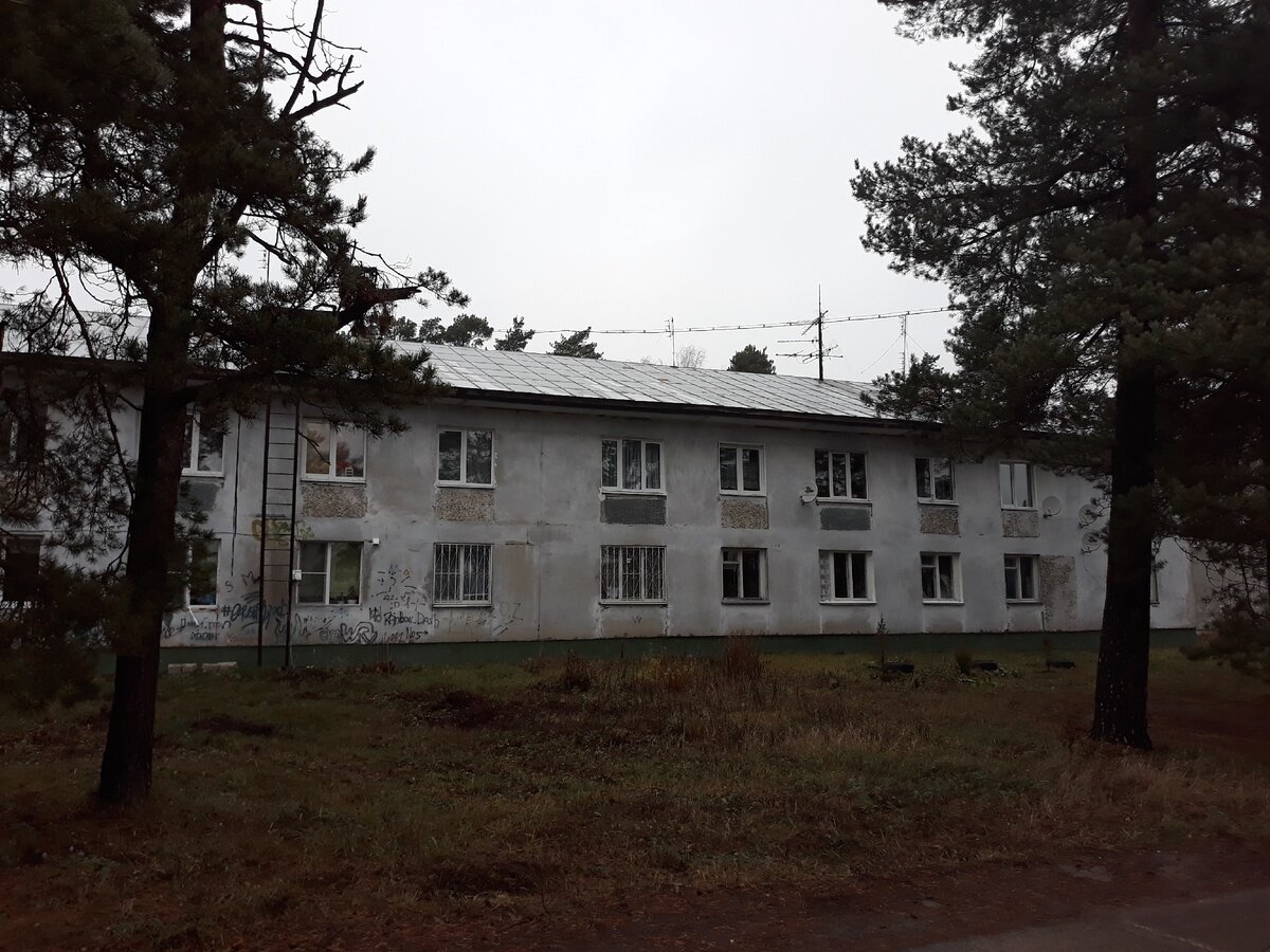 Вот в подобных домах и бывают коммуналки чаще всего.