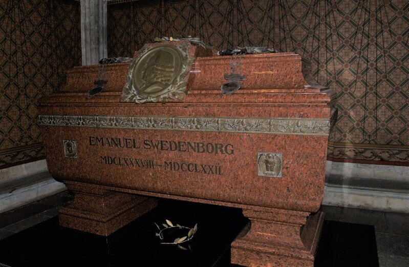Саркофаг великого ученого и мистика Сведенборга