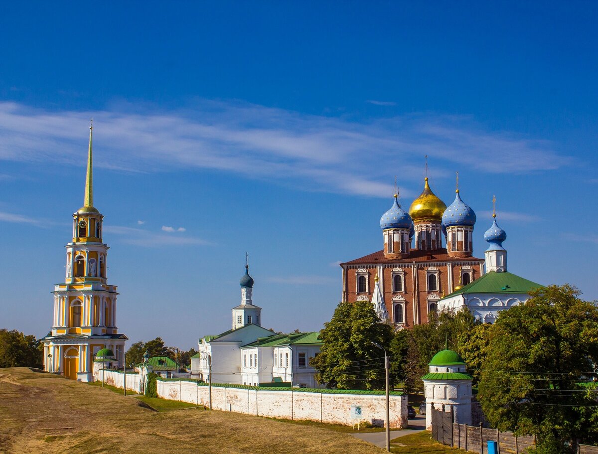 Соборная площадь в Рязани, я жил совсем рядышком возле нее)))