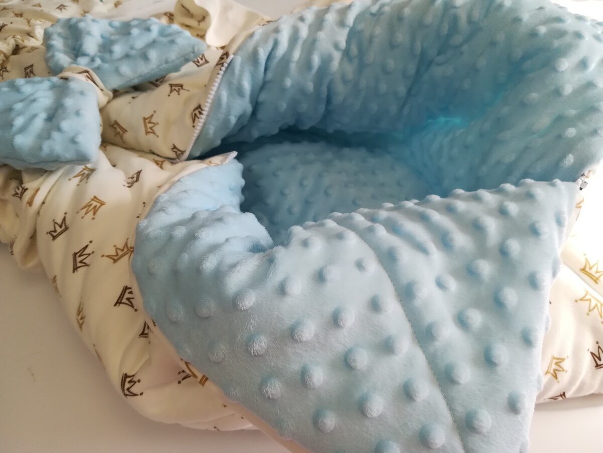 Конверт для использования в коляске в зимний период.