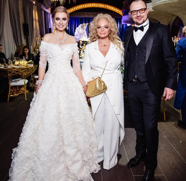 Лена Ленина, Лариса Долина, Антон Игнатов.