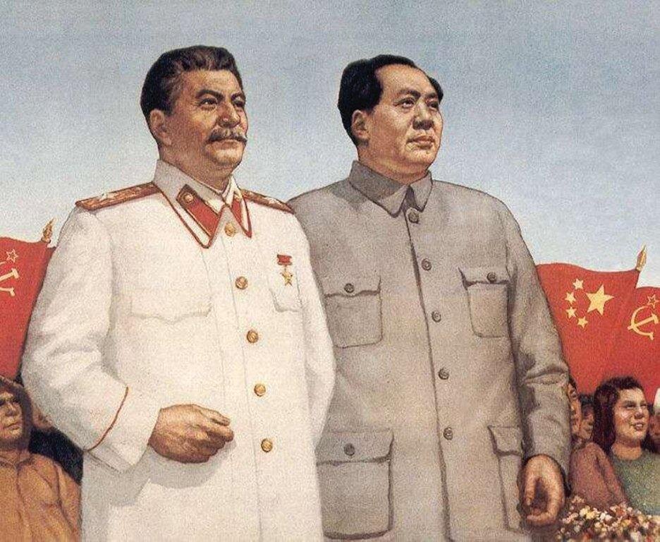 Сталин и Мао - слушают нас! Нас - это придворных льстецов. Источник: dmpokrov.livejournal.com