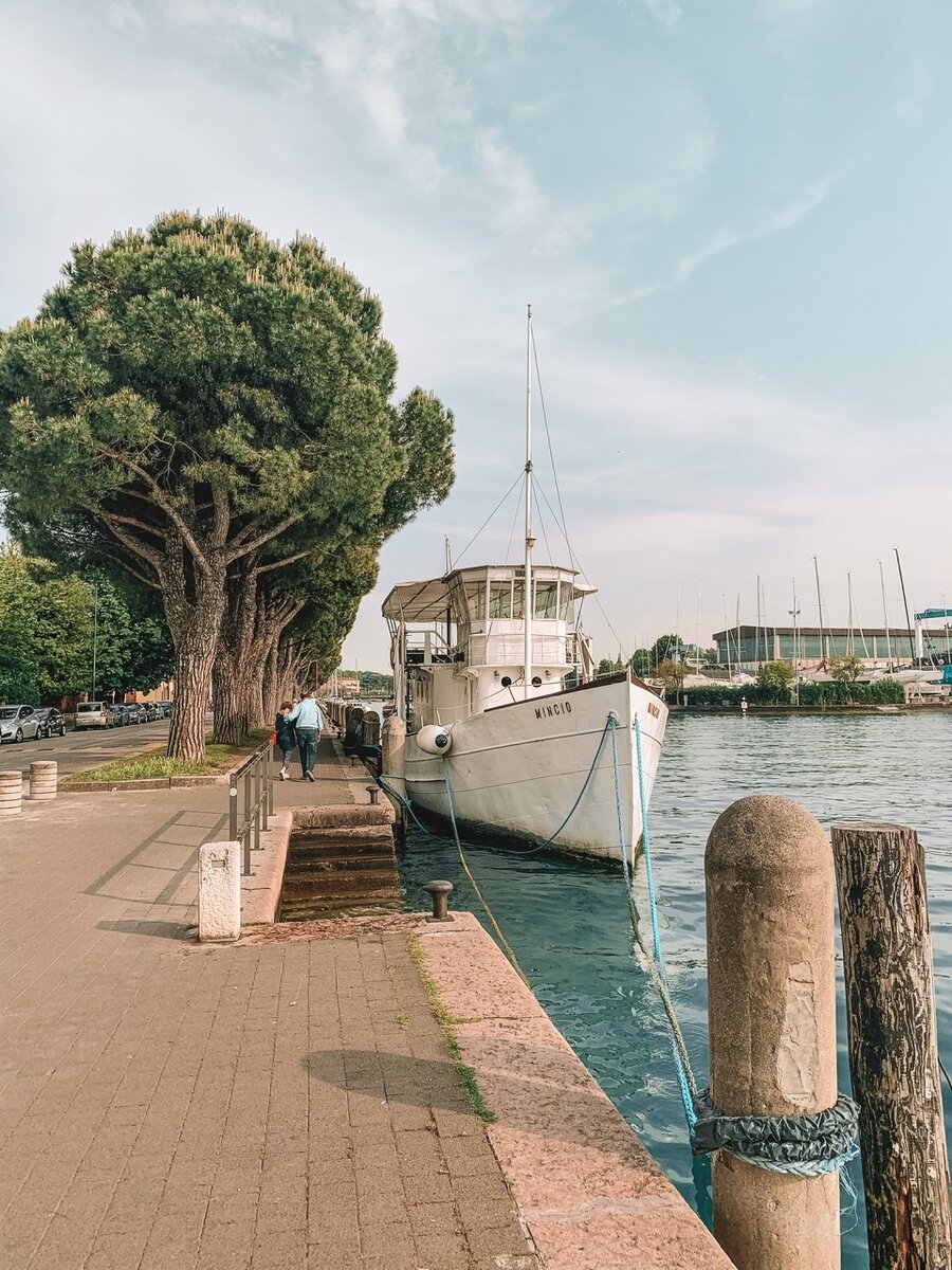 На заработанные в Италию