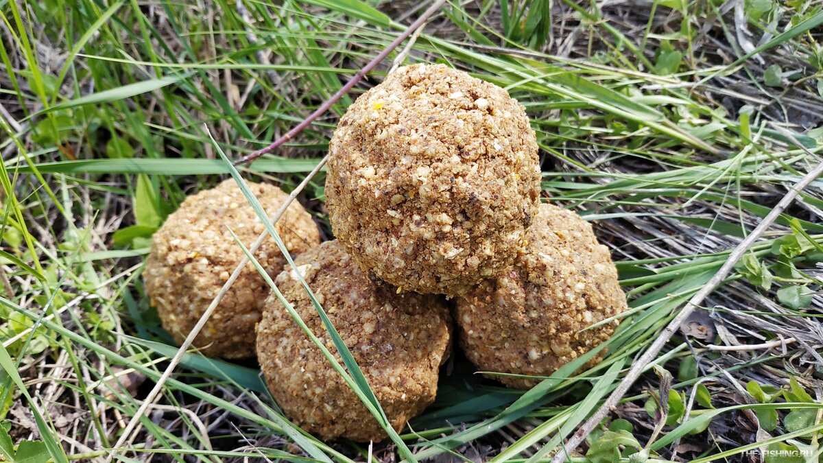 Смесь магазинной и самодельной прикормок