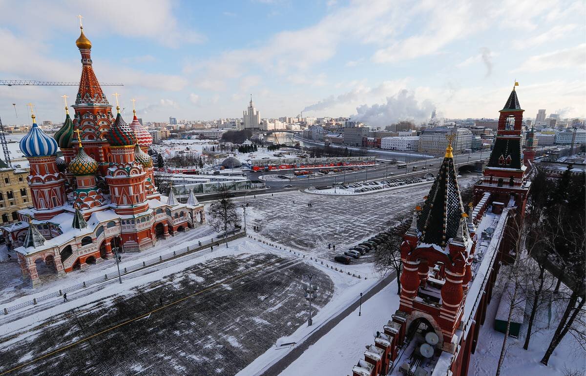 Армия электробусов и роскошные спальники: 9 небанальных причин переехать в Москву